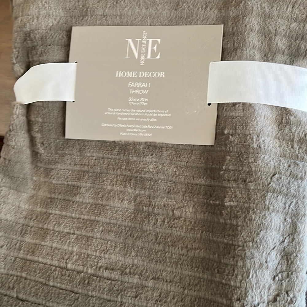 Noble Excellence Home Decor Medium Gray
